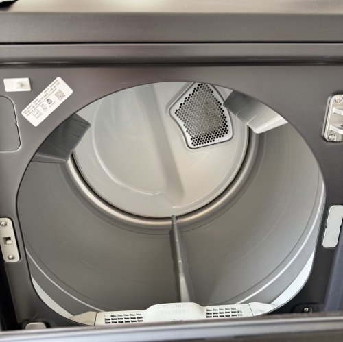 LG Secadora eléctrica inteligente con ventilación de 7.3 pies cúbicos, en color negro mate, con puerta EasyLoad