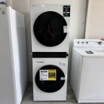 LG Lavadora de 2,4 pies cúbicos, secadora eléctrica sin ventilación de 4,2 cu.ft con bomba de calor e inversor dual, Washtower 
