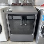 LG Secadora eléctrica inteligente con ventilación de 7.3 pies cúbicos, en color negro mate, con puerta EasyLoad
