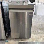 SAMSUNG Lavavajillas de 18 pulgadas Resistente a las huellas dactilares | Puerta AutoRelease | 46 dBA