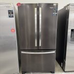 USADO WHIRLPOOL Refrigerador de 25.2 CU.FT acero inoxidable negro, dispensador de agua interno