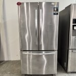 USADO WHIRLPOOL Refrigerador con capacidad de 19.6 pies cúbicos, estantes de vidrio sin marco
