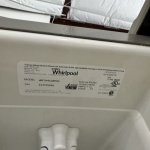 USADO WHIRLPOOL Refrigerador con capacidad de 19.6 pies cúbicos, estantes de vidrio sin marco